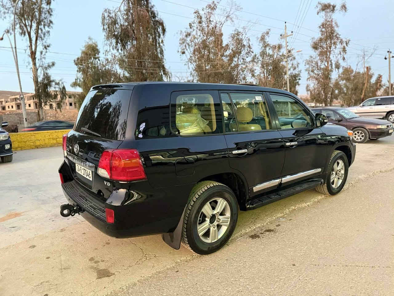 وه نه وشه موديل 2012فول مواسه فات بى بوياغ  ٢ جى  بجوكى سارده هه يه هه موو كيانى به شه رته مه كينه ى نه كراوه ته وه سه نه وى ره قه مى هه موو نويه مالى دوسته سه يا ره كه زؤ ر جوانه 
هه موو كيانى له سه ر بيلاى ما وه ته وه 
سعرى 335 وه ره قه كميك مجال
له كؤيه داده نيشم
***********
*********** كويسينجاك, أربيل
