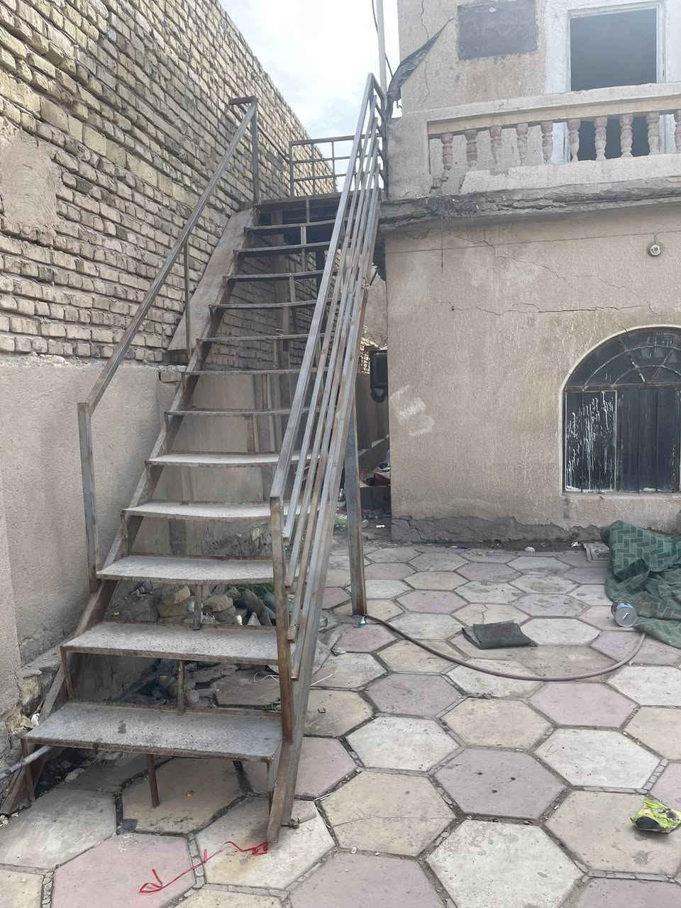 •• آڵسَـِْ♡̨̐ـِْڵٱمَ ؏ـلـِْ♡̨̐ـِْيّيّگمَ ••
درج خارجي مع صحن حديد قوي

سعر 200

***********
