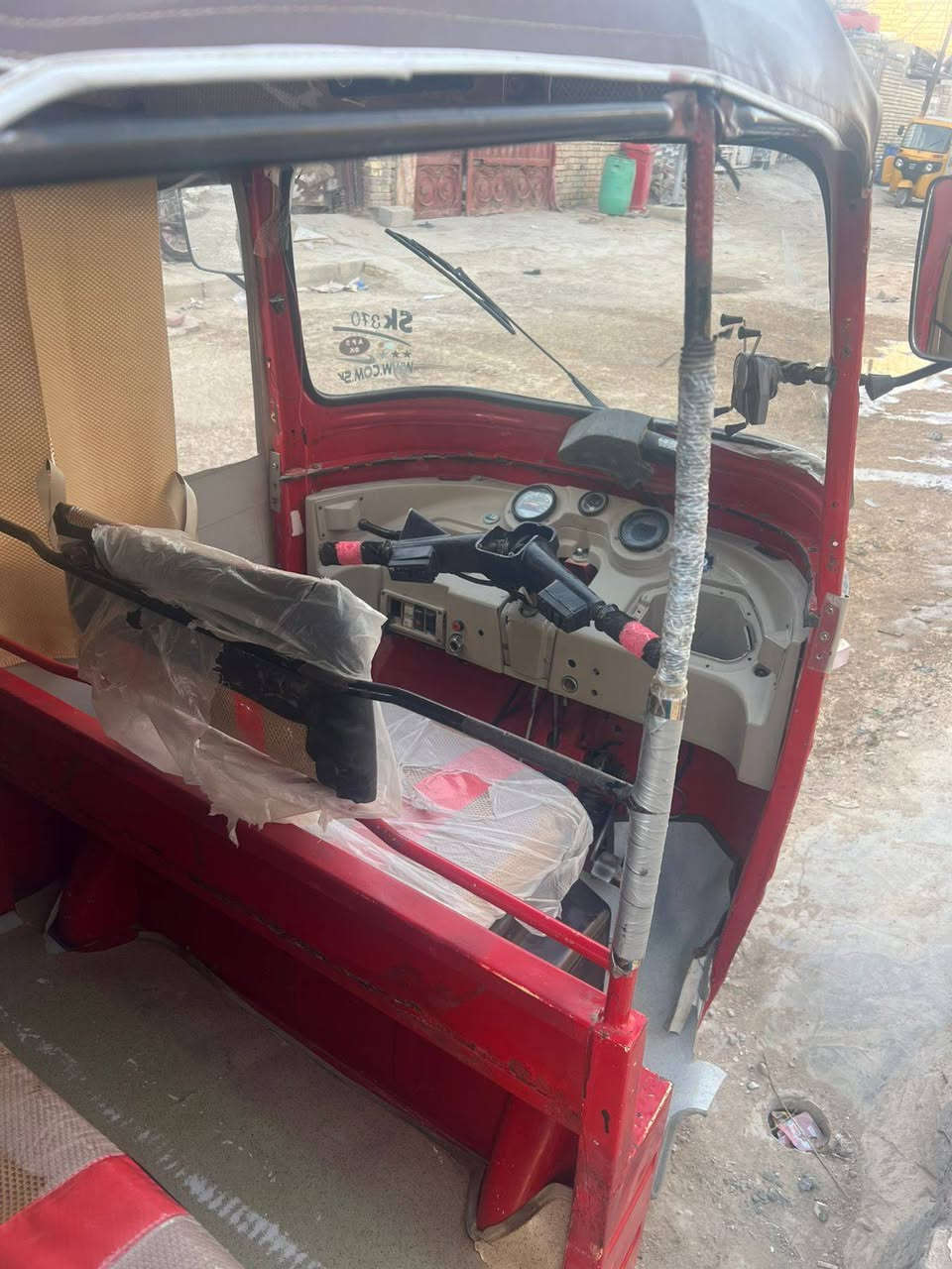 السلام عليكم اخوان تكتك 2018 اوراق بصره وكيلها بصره السعر مليونين وربع وبيها مجال العو عنوان ميسان العماره رقم الهاتف ***********
