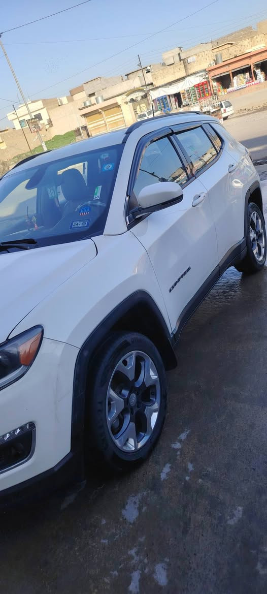 سياره جيب للبيع موديل 2020 سياره حلوه نظيفه باقي التفصيل الرقم*********** مراوس بنترا مقدس اني مكلف بالنشر عندك سؤال عندك شيء خبر على الرقم
