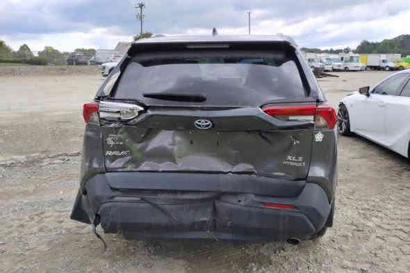 سلام عليكم 
للبيع 
تويوتا راف فور هايبرد 2024
بدون ايرباك 

🔴سياره موجوده بل حره
 
⚠️السعر 210 بل الاردن الحره بيه مجال

الحادث كما موضح بالصور

***********
