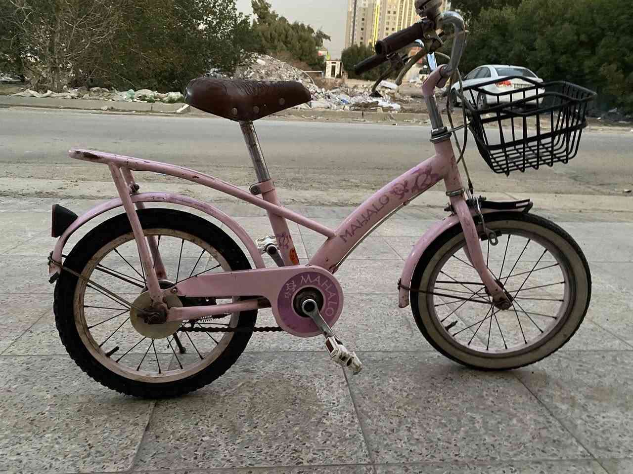 سلام عليكم بايسكل بناتي  اللبيع حجم 16نضافه💯 إمكاني بغداد /حي الجهاد ***********
