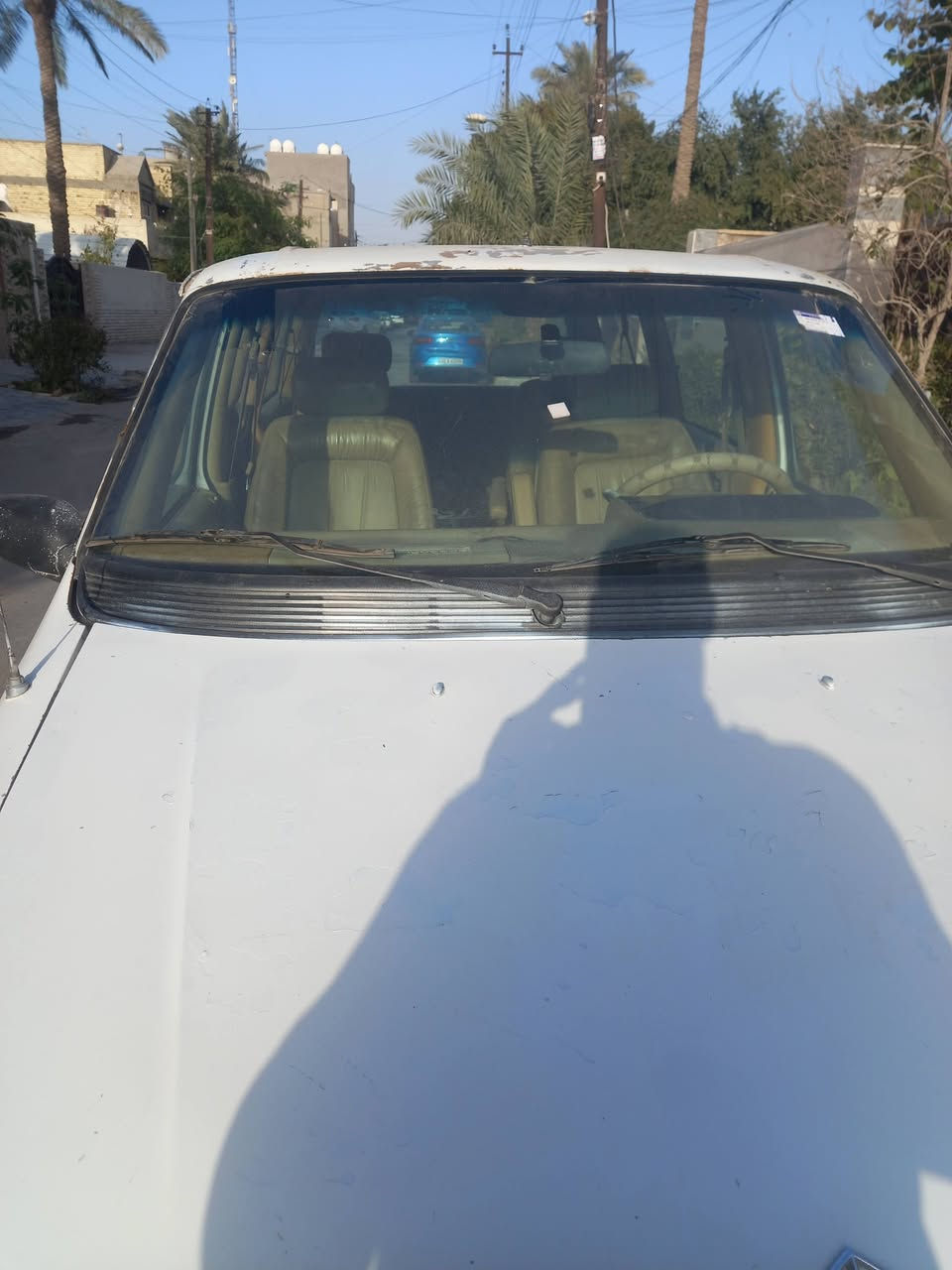 دوج للبيع او امرواس حسب القناعه موديل ٩٣ رقم كركوك مكينه وكير زينات سياره كلها ابلاد كهربائيات شغاله بس التبريد عاطل تحتاج حداديه صدر تعبان  صاحبها ايريد تحويل  بطاريه جديده الجامه الاماميه والخلفيه جدد السعر٢٨ العنوان بغداد البلديات *********** الرقم بي وتساب
