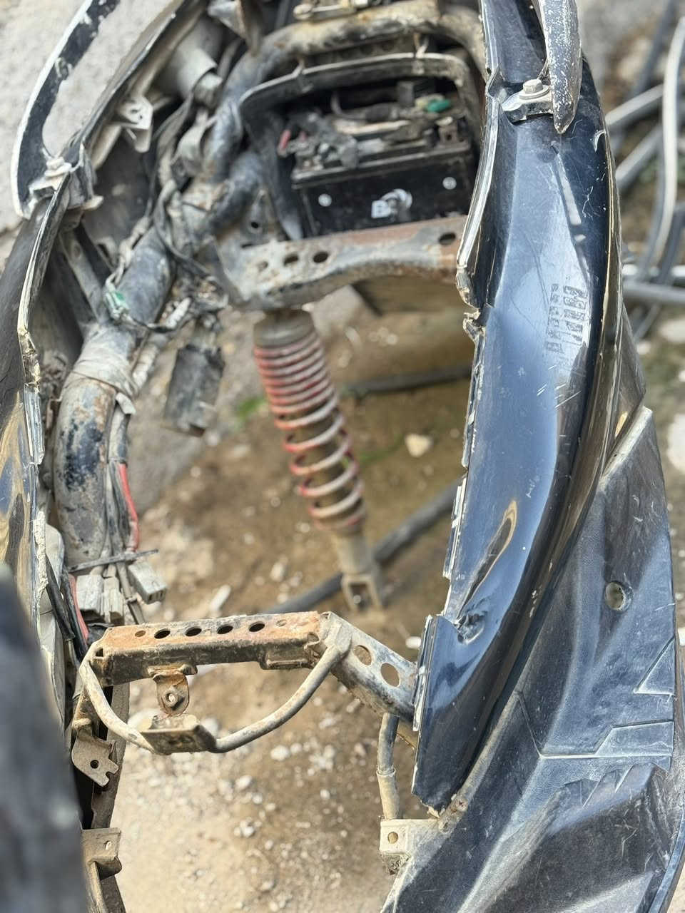 شاصي ثعلب كامل ضفيره وباتري وماشه ودبلات امامي وخلفي وتاير وسوادات وكفر سعر (50) قفل قفل 🔒 زعفرانيه ***********
