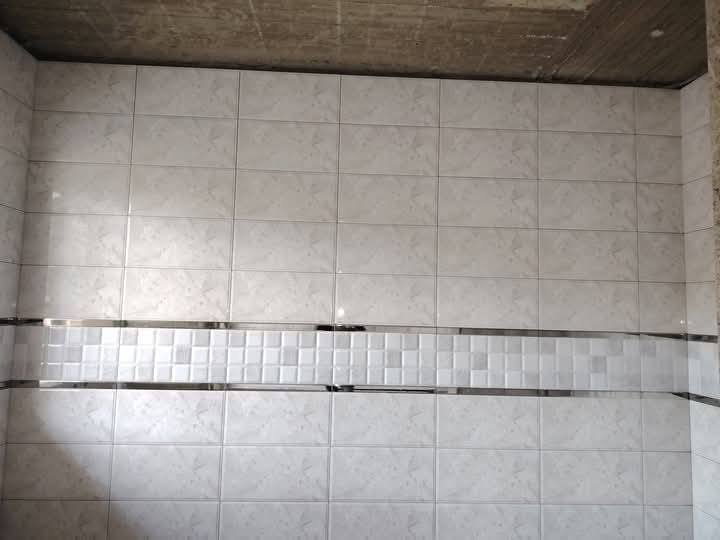 سلام عليكم ورحمة الله
خلفه سيراميك بورسلين درجه أوله ***********
