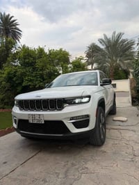 Jeep للبيع موديل 2024 السياره ٣ انضمه قياده بنزين هايبرد وبلكن كهرباء ...