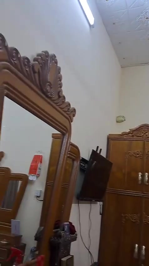 للبيع بيت تجاوز
📍 بغداد – الغزالية – شارع المشجر
المساحة: ٢٠٠ متر
يتكون من:
▪️ غرفتين نوم
▪️ صالة
▪️ مطبخ
▪️ صحيات
▪️ حديقة
البيت مرتب ومناسب للعائلة وقريب من الخدمات 🌸
السعر: ٣٠ مليون وقابل للتفاوض بحدود المعقول
📞 للاستفسار والاتصال: ***********
