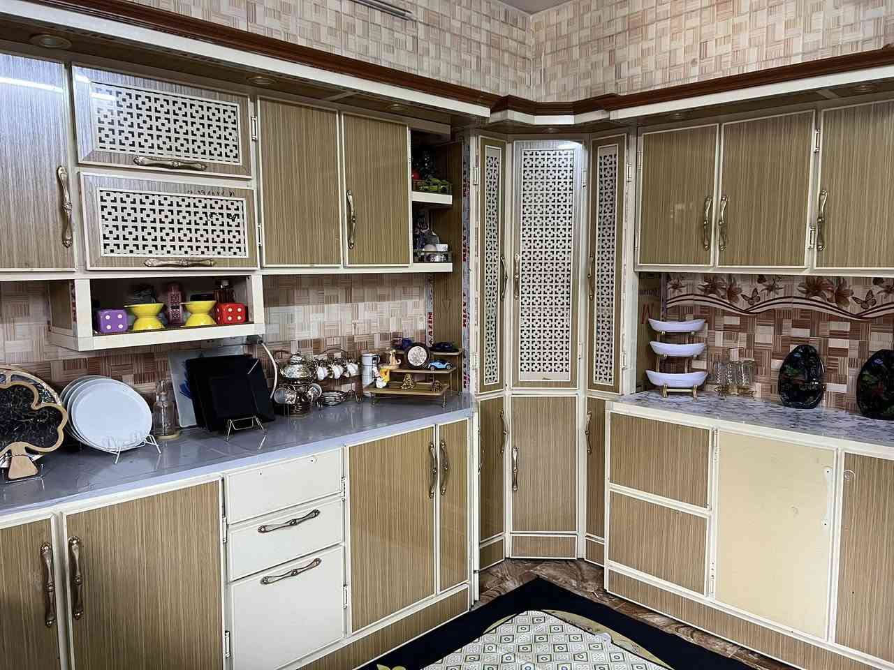 سلام عليكم كونتر لبيع ٦امتار نضيف مابي عيب تفصال درجه أولى سعر ٩٠٠بي مجال بسيط العنوان كركوك عروبه قرب جامع الروضه الكبير ***********
