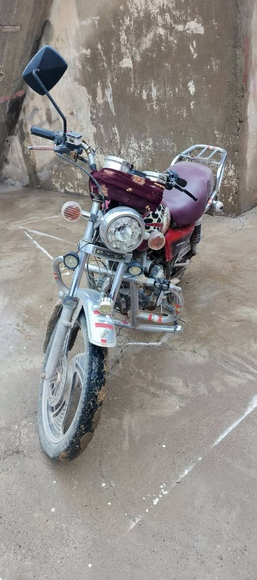 سلام عليكم مكاني الكسك قريه هضيمه للبيع ابو انمر سلف وايرمنيه دبلات كلشي شغال محرك لا صرف ولا نفخ سعر 350بي مجال ***********
