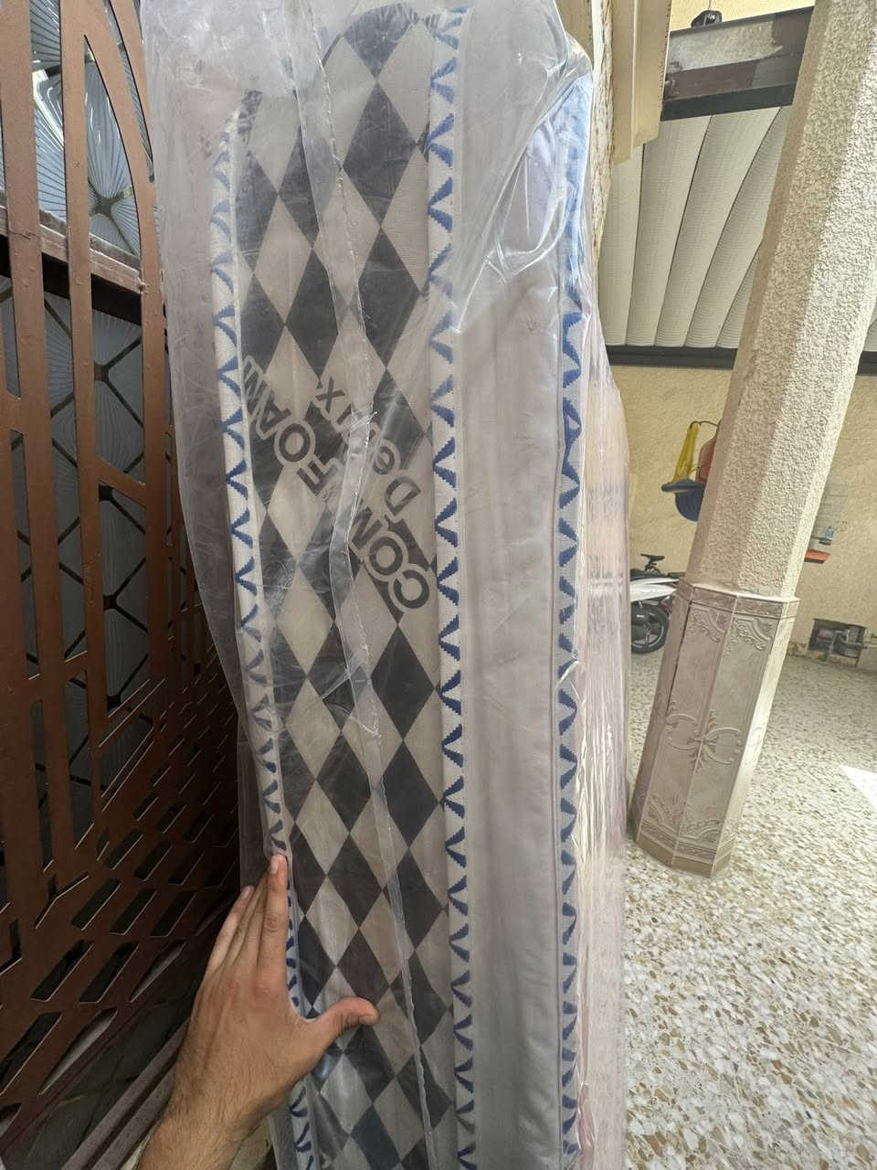 دوشك نفرين نظيف 70‎%‎ مابي خياط ولابي بقع نظيف مكاني بغداد ام الكبر رايدة ب60 الف ***********

