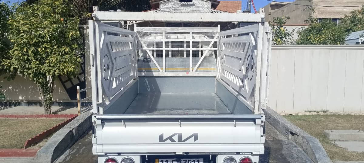 كيا حمل محرك 2700 موديل 2024 
ماشيه كلش قليل ١٢٥٠٠ كم 
رقم بغداد بأسمي تحويل مباشر
مكاني بغداد السيديه 
دوشمه كشنات درجه اولى مع تغليف ارضيه
تغليف البدي تغليف الصويره
محجر درجه اولى
السياره مكفوله ما عدى تبديل لغد من الشركه
سياره كلش كاعده 
السعر 165$ بيه مجال كلش بسيط
للأستفسار ***********  
متواجد على الواتساب نفس الرقم
