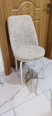 ميز طعام 6نفرات استخدام قليل شبه جديد للاستفسار 07511104293