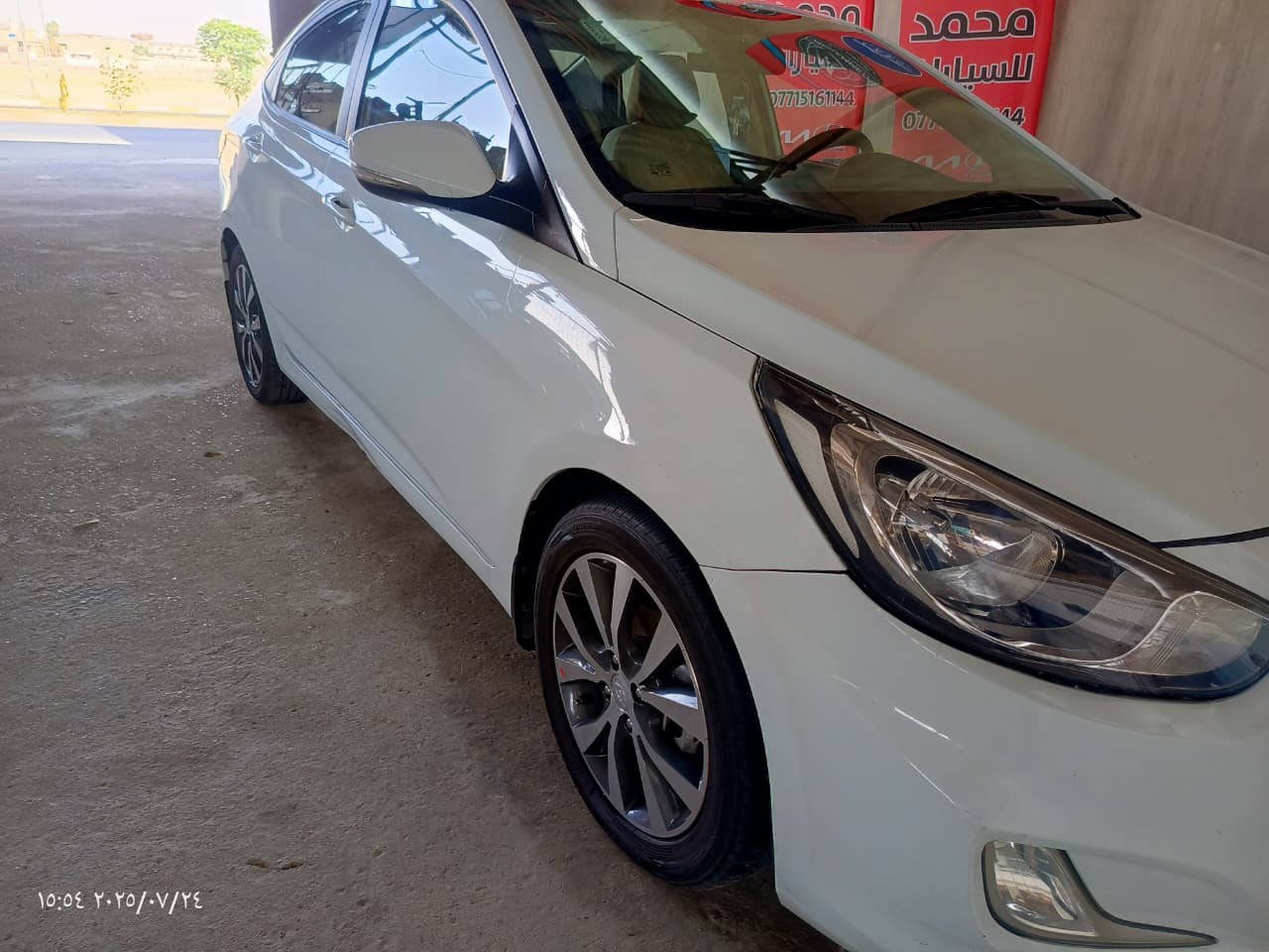 سلام عليكم
‏سياره اكسنت خليجي 2014 سياره كلش نضيفه مال بيت سياره كلين بدون صبغ و بدون ضربه و محرك مامفتوح مواصفات بلكامل شرط تحويل او وكاله 
‏السعر و تفاصيل /***********
‏
