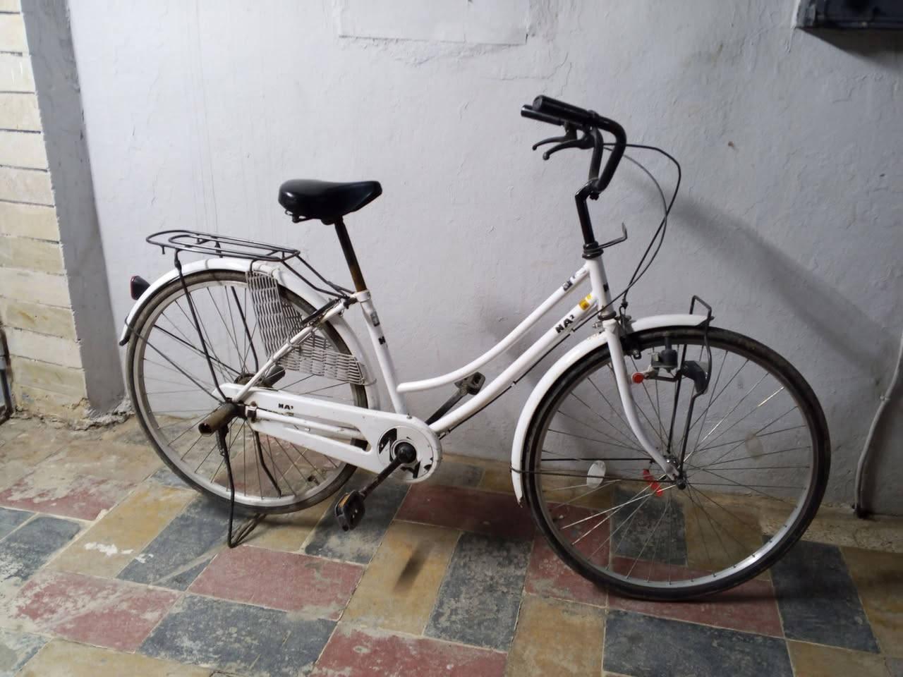 بايسكل للبيع  او مراوس بماطور بوتين نضيف وانطيك فرق بايسكل شركه معرفه NA2 بايسكل حيل نضيف ما صارلي شي من نزلتو من الشحن موديل 2022 كلو وضع شركه  العنوان موصل حي النور السعر على خاص او استفسار عل رقم ***********
