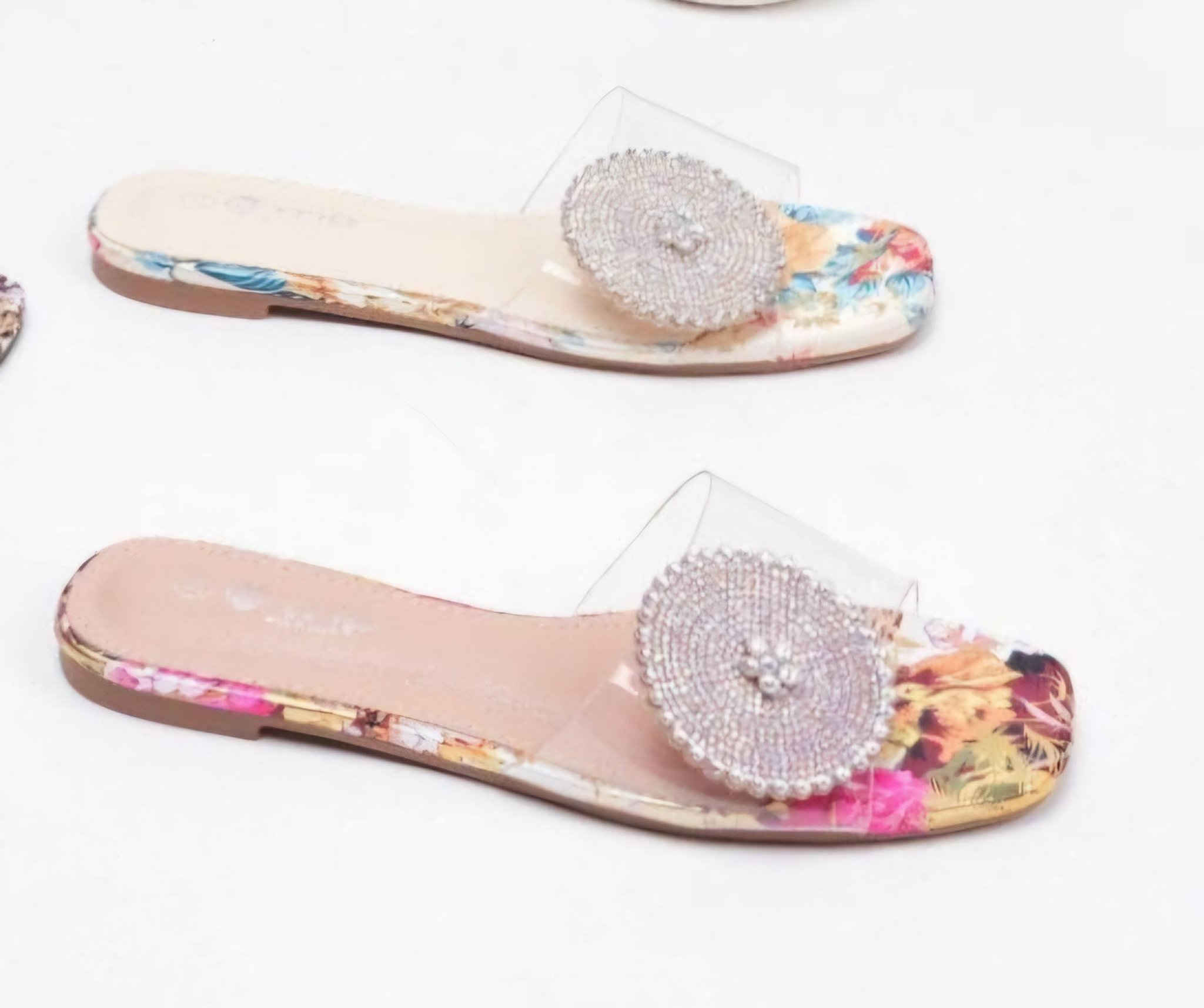 شحاطة فلات قياس ٣٧ الى ٤١
شهربان حي المعلمين مجاور سعد طلقة القصاب
 #اليسر


**إذا كنت صاحب هذا الإعلان وتريد حذفه لأي سبب، رجاءا أرسل رسالة إلى الدعم الفني**