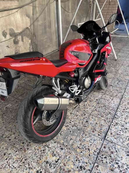 السلام عليكم 
للبيع افوراي 2004 مكينة 600cc
دراجة رقم بغداد سنوية با اسمي
دراجة عليها ادامة كاملة ربع متصرف عليها قبل سبوع بدلت دهن كلة موتل وتخم تايرات وزنجيل ودسكات وباتري مابيها اي نقص مكفولة كفالة عامة من كلشي
 ***********
