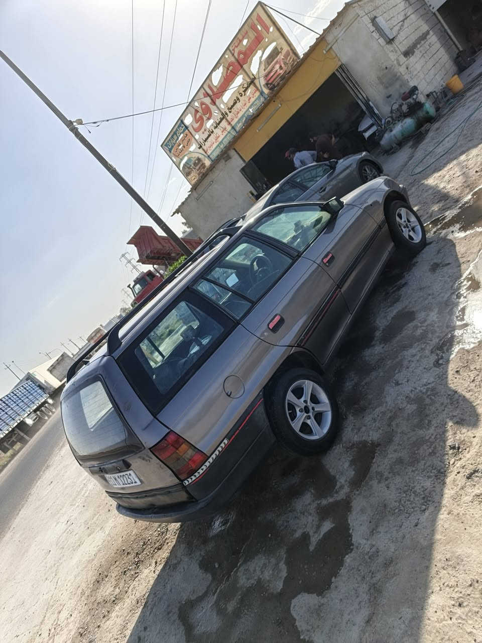 سلام عليكم استره للبيع موديل 93 
رقم بغداد
السعر 33وبيهه مجال
***********

