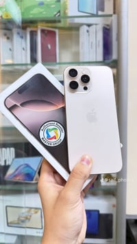 آيفون ١٦ برو ماكس • بطاريه ٩٣% • ملحقات