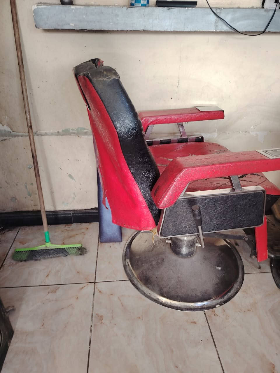 كراسي للبيع سعر 300للاستفسار
***********
