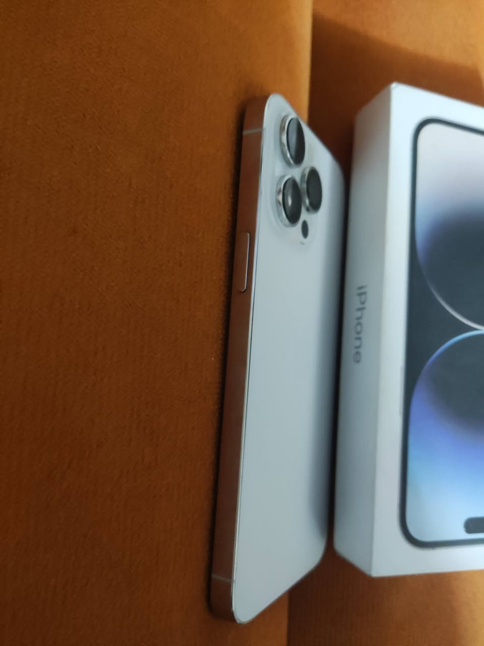 السلام عليكم
ايفون 14 برو ماكس 
ذاكرته 128 نظافته 100
شخط مابي الجهاز جان مضموم استخدام كلش قليل لون ابيض مميز 
عربي شرق أوسط بطارية 100 اطيك بي ظمآن وين ميعجبك افحص لا مفتوح ولا معله مكاني بغداد نهاية حي اور بيع فقط بدون مراوس و ماعندي توصيل  سعره 775 
***********
