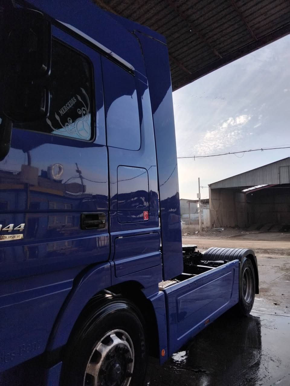 سلام عليكم  اكتروز     موديل 2006 تبريد رتايدر  ثلاجه.  حجم ،44.  كلج  كفاله  عامه رقم كركوك سنويه  تنكر +فلات  السياره جاهزه لشغل السعر. اتصل ***********
