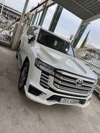 لبيع لاندكروزر 2023 لمتدد فول اربع كامرات مكفوله كفاله عامه ماشيه 28 ا...