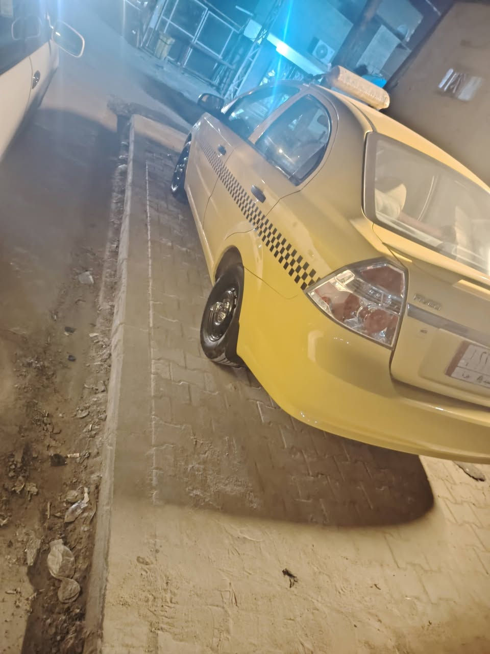 افيو٢٠٠٩مصبوغه عام لبيع ٥٠ وبيهامجال قليل***********
