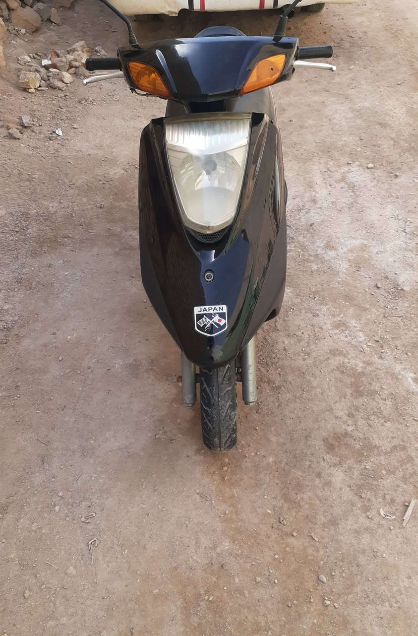 من رخصة الادمن
دراجة ياماها بريز بالة ياباني للبيع
شغالة صلف وهندر وكهربائيات 
محرك فول نضافه دراجة بلادية ونضيفة جدا 
السعر 550 وبيها مجال قليل للشراي للاستفسار
الاتصال ***********
