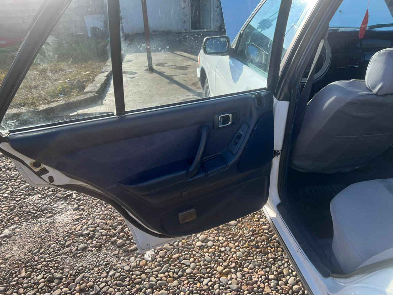 السلام عليكم سيدان موديل 1989 للبيع محرك كير بطه 2500 شرط تبريد تدفئه شرط صدر تايرات كلو نضيف صبغ احزام بدون ضرر رقم صلاح الدين دولي شرط التحويل سعر55 وبيها مجال 
اتصال ***********
