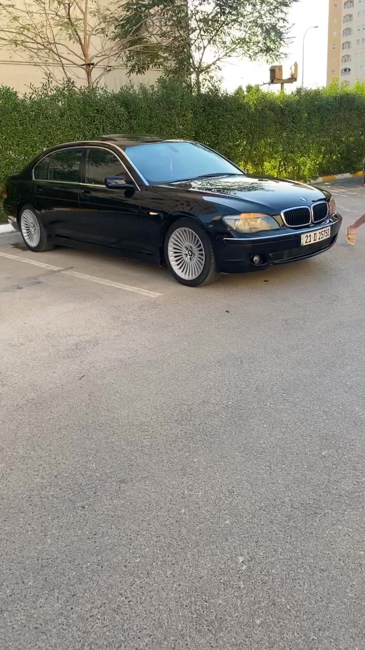 سلام عليكم 
BMW 2008
حجم 730
باب طويل 
5 بردات 
فتحه سقف
باب شفط 
من الاخير فول مواصفات واحد على واحد 
جاهزه السياره من كلشي 
السعر 145
رقم تليفوني ***********
غير متواجد على الفيس

