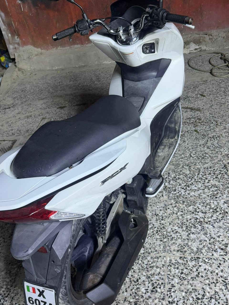 للبيع دراجه pcxجيل الثاني ياباني اصل مكينه 150cc المرغوب الدراجه كفاله او مال بيت نضيفه حيل 
او بلعافيه عل ياخذهه 
مكانهه بغداد 
سعر 14 ونص 
***********
