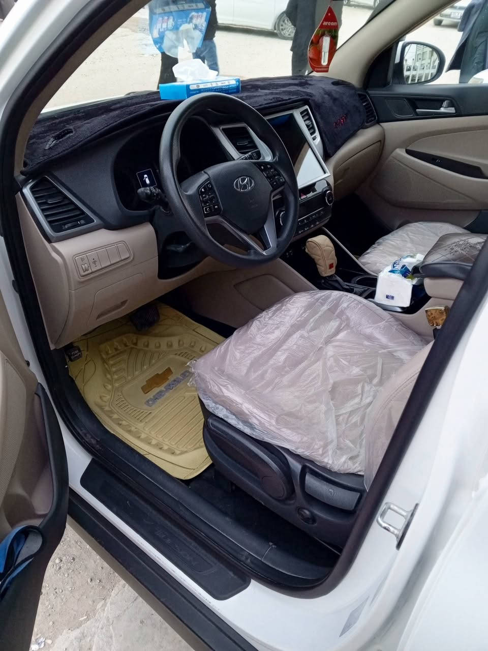 للبيع السيارة توسان 2018خليجية سعر  177 بيها مجال قليل  ماشية 126.  /.    ***********. مكان النجف
