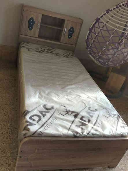 للبيع غرفة صنع تركي مكان نجف الاشرف سعر 150و بيها مجال ***********
