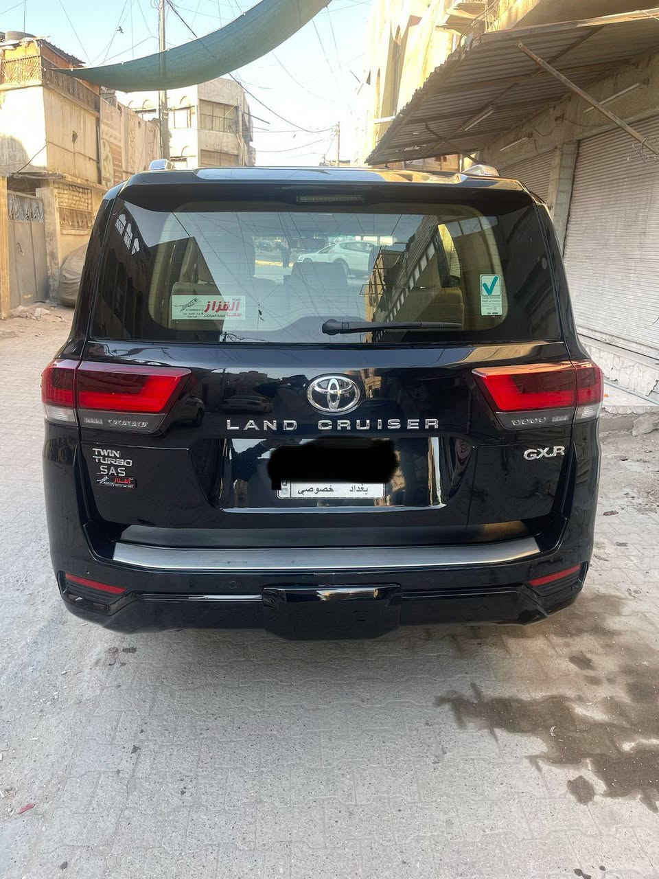 السلام عليكم تويوتا لاندكروز 2022 GXR ساز توين تيربو خليجي مكفوله من ضربه وصبغ
داخله بضمان ساز 
مكينة 6سلندر
رقم بغداد بسمي 
مواصفات 
بصمة تشغيل 
تشغيل عن بعد 
5 بصمات ابواب
باب خلفي كهربائي 
كراسي اثنين كهربائي 
كشنات جلد بيجي 
تدفئة تبريد كشنات 
شاشة لمس
تحكم ستيرن جهتين 
طفايه 
ثلاجه 
فتحه 
شاحن لاسلكي
سايد بريك دكمة 
حساس امامي خلفي 
المري شفط 
تحكم كهربائي بالمري 
وبعد بي هواي مواصفات 
السيارة شركة تويوتا ساز 
العنوان/  بغداد
وهذا رقم تلفون 
***********
