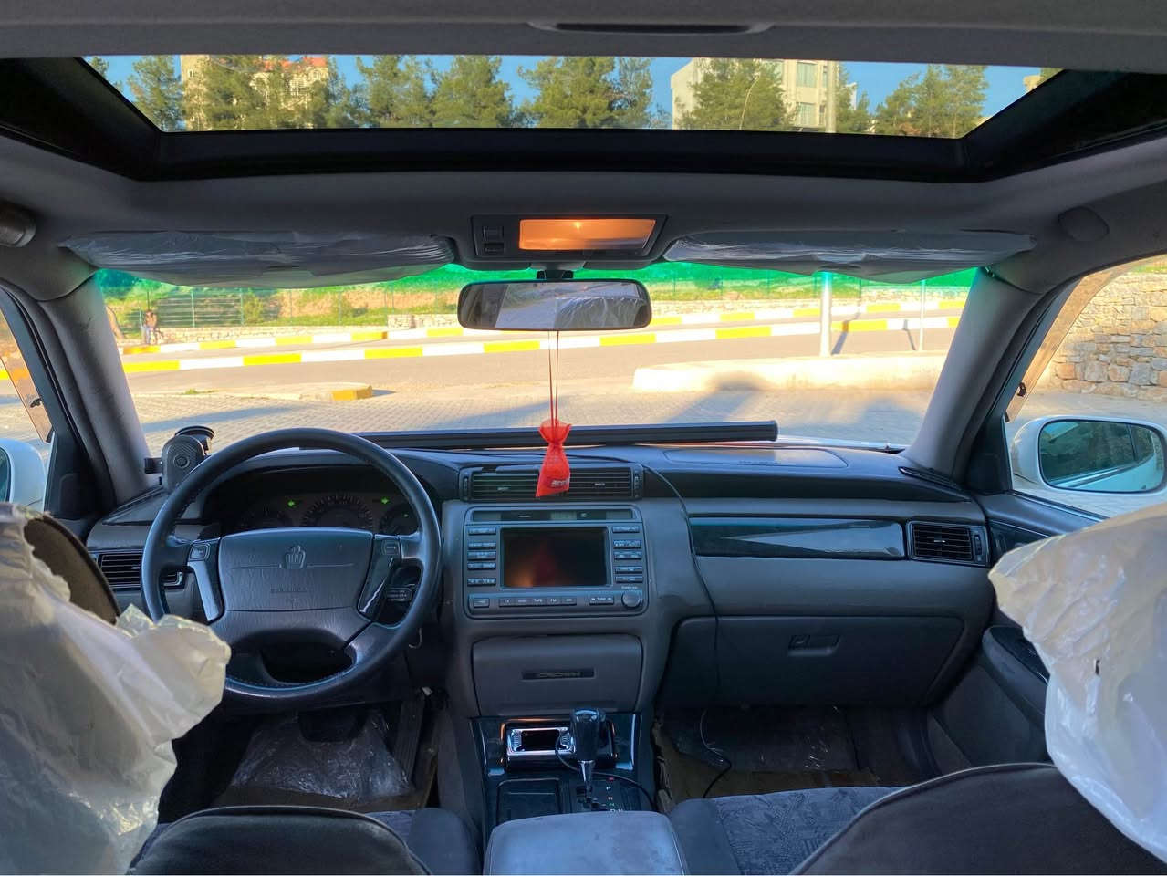 سەرەتا بە ناوی خوای گەورە و میهرەبان

فرۆشتنی خێرا

تۆیۆتا کراون مەلیکە

مۆدیل ٢٠٠٢

بەس موس

رەنگی سپی مۆزی

مواسفات ٢ دوگمەی سڵایدە کوشن کارەباییە و بیلاد شاشەیە و کامیرایە و چوارجام کارەبایی و تعدید سرعە و ئۆتۆ و دەبل گیچ و دەبل ایرباگ و سیستەمی تراکشن و پۆوەر و گیر لەسەر سوکان و گیر تۆماتیک و دەبل گیر و تەبرید گەرم و سارد و ئاوینە کارەبایی و ئاوینە ئیتەر و قفل مرکزی و زۆر مواسفاتی تر..!

نموونە لە جوانی و پاکی

گیر و مەکینە و کارەبایی و تەبرید و تەقە و رەقە و تندوتۆلی بەشەرت چرکەی تیدانیە

گیر و مەکینەی بەشەرت نەکراوەتەوە و دوکەل و بوخار و سەرف و چەوری نیە بەشەرت برخوی بە نەدراوە

مەکینە مەرخوبە D4 گەورە

دەعم و لیدراوی و بڕاوەی بەشەرت

پیش و دوای کەپسە و سەقف و شان و چواردەوری شوشەیی

بی بۆیاخ دەعامی بۆ دەعامی بەشەرت

کامل مەسروفە و دیناریک مەسروفی نیە

٤ تایە و ویلی لۆکی بیلادی لە ژێرە

کامل سیرڤس کراوە

سپیر و ئەدەواتی شەریکەی هەمووی ماوەتەوە

ماڵی دۆستە و دیناریک مەسروفی نیە

بۆ عەیب و عار پرسیار مەکە.!

شوین// هەڵەبجەی شەهید

سعری// ٤٦ گڵا و مجالیکی برایانەی تیدایە

ئاسیا ***********

کۆرەک ***********

واتساب و تیلگرام و ڤایبەری لەسەرە.! حلبجة, السليمانية
