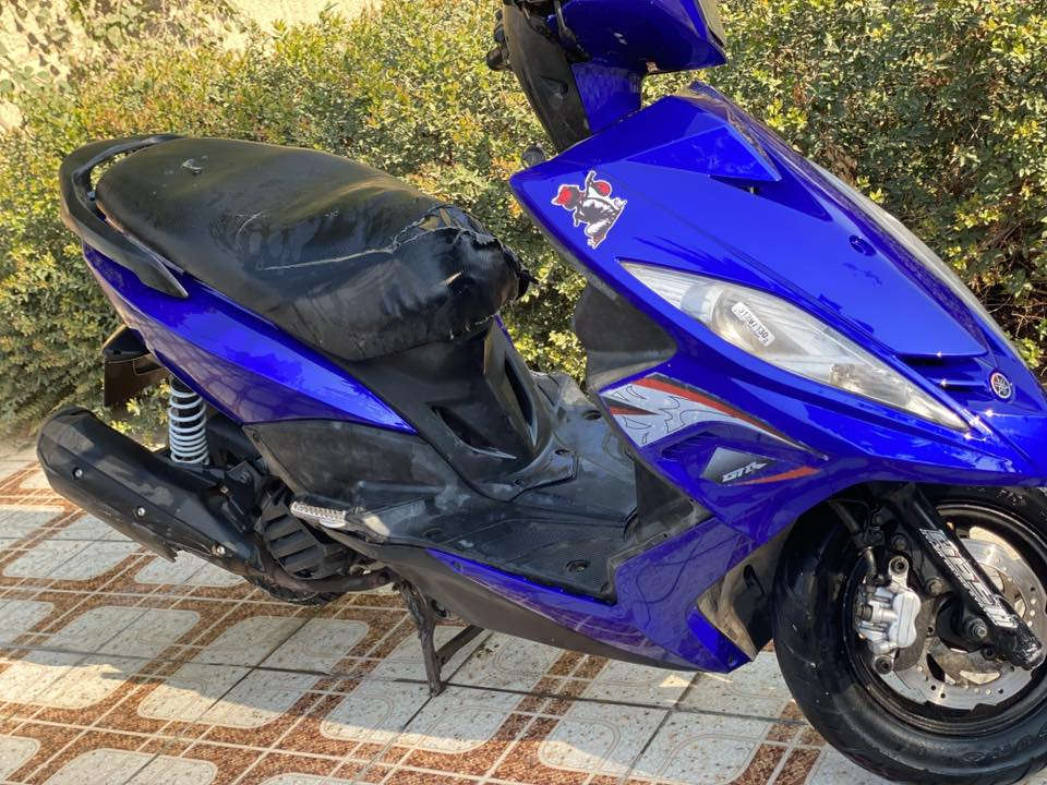 سلام عليكم.   جي تي ار دراجة نضيفة مكينة مكفولة  صدر امامي خلفي كلة شغال كهربائيات كلها شغالة نكرة سلف ب اي وقت مكينتها متسمعلها صوت 
السعر 700 وبيها مجال للشراية 
تواصل ***********
