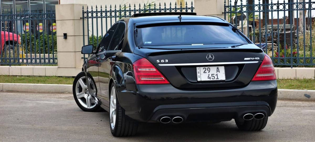 سلام عليكم تحفه للبيع AMG  S63 موديل 2007 وارد يابان ماشيه 137الف رقم واسط مميز بسمي محرك V8 5500CC باب طويل فول مواصفات سياره كارتون مال جناي ***********
