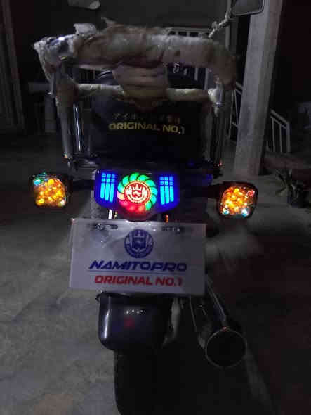 دراجة نامي تو برو 4 گير موديل 2025 نضيفة كلش مستخدمه شي قليل اوراق منفيس  الشركة وياها الدراجة بعد احلا من الصورة مابيها اي نقص السعر 700 بيها مجال قليل كلش مكاني ديالى جبارة ***********
