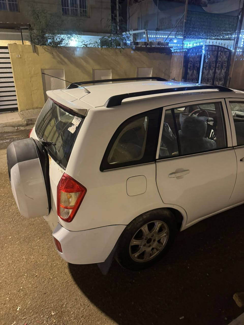 سلام عليكم... تيكو 2012 كير ومحرك مال كورلا الكير كفاله اما المحرك ينقص يعني كايم تخم تايرات جديد حداديه دواخل دوشمة جديدة مكانها بصره . سنويه 2029 تنتهي .رقم بصره سعر 41 بيها مجال واتساب هاتف ***********
