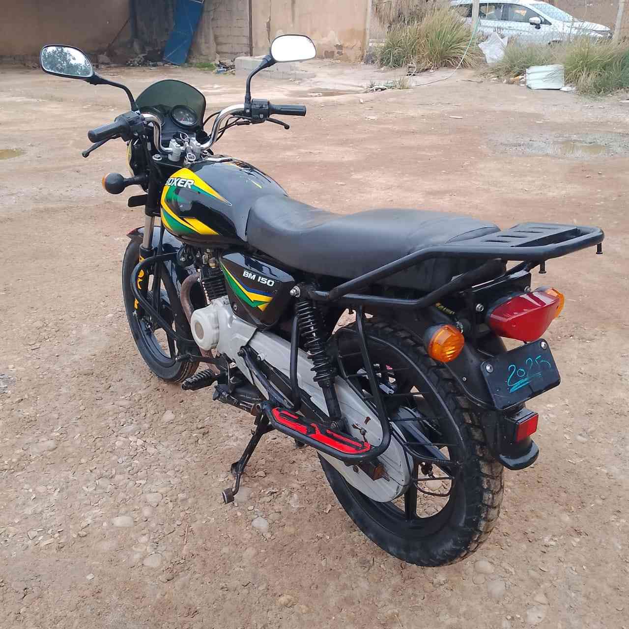 بسبب الوعود بوكسر 21 مجفتة شركة مكينة ناعمة وحلوة مكفولة من التبخير أوراق سحب مكفولة  من السرقة دراجة جديدة وحلو مكاني الخالص السعر 800. وبية مجال لاستفسار ***********
