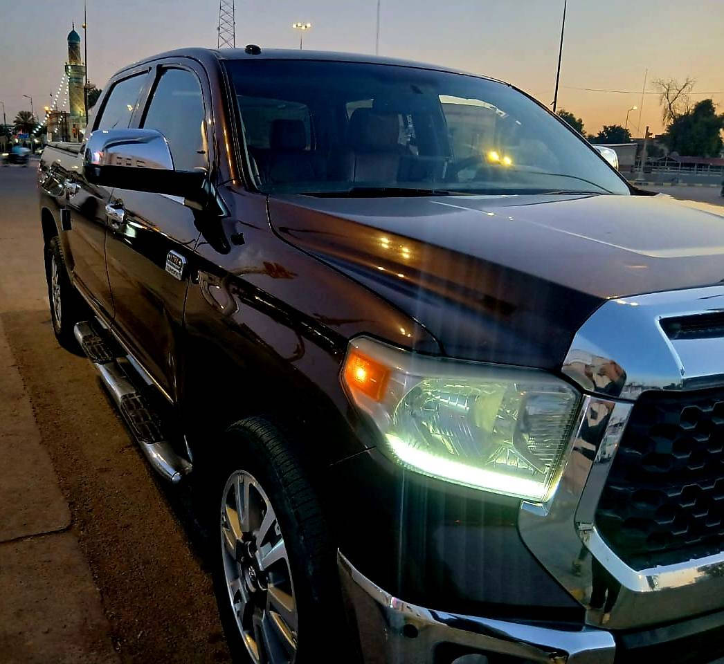 تويوتا تاندرا 2016 اعلى فئه 
 المسافة المقطوعة 185 
فول الفول مواصفات 
كير ومكينة مكفول من الفتح 
وارد امريكي داخله كلين
بالعراق طخه بسيطه باب الصدر ومصلحه فقط
المواصفات
محرك 8 سلندر 5700 
كير اوتوماتيك
دبل
كشنات جلد كهرباء
كوشنات كهرباء
شاشة كبيره 
كاميرا خلفية
حساسات امامي خلفي جوانب
تحكم ستيرن 4 جهات
كروز سرعة
بصمة تشغيل 
تشغيل عن بعد 
مري قلابه 
كراسي كهرباء
كراسي تدفئه تبريد 
مزوعه مواصفات اعلى فئه بالتاندرا
السعر 220 $ مجال بسيط 
للتواصل *********** 
بغداد دوره
