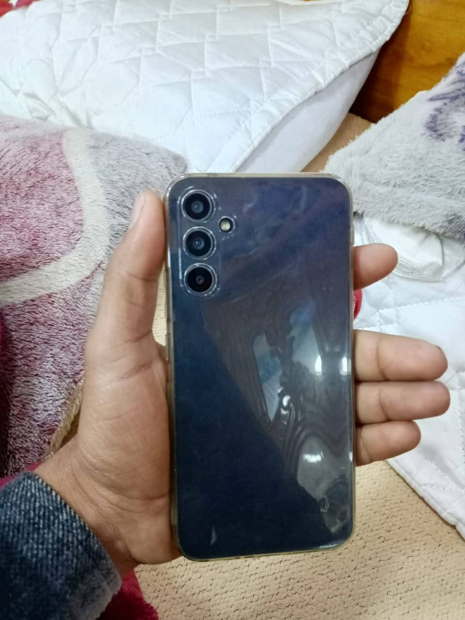 بدون غراض ماعندي توصيل 
شاشه اصليه بس بصمه واكفه شخط بل شاشه فقط ضمان يوم كامل 
سعره مناسب كلش فقط بس شراي يتصل
مو شراي لا يتصل 
اسم جهاز A34 G5
ذكرته 128
دبل سماعه ستريو دبل سيم كرت 
كامره تخبل سعره ١٣٠ قفل قفل ع فيس ما ارد مكاني بغداد حي اور جامع فردوس رقمي ***********
