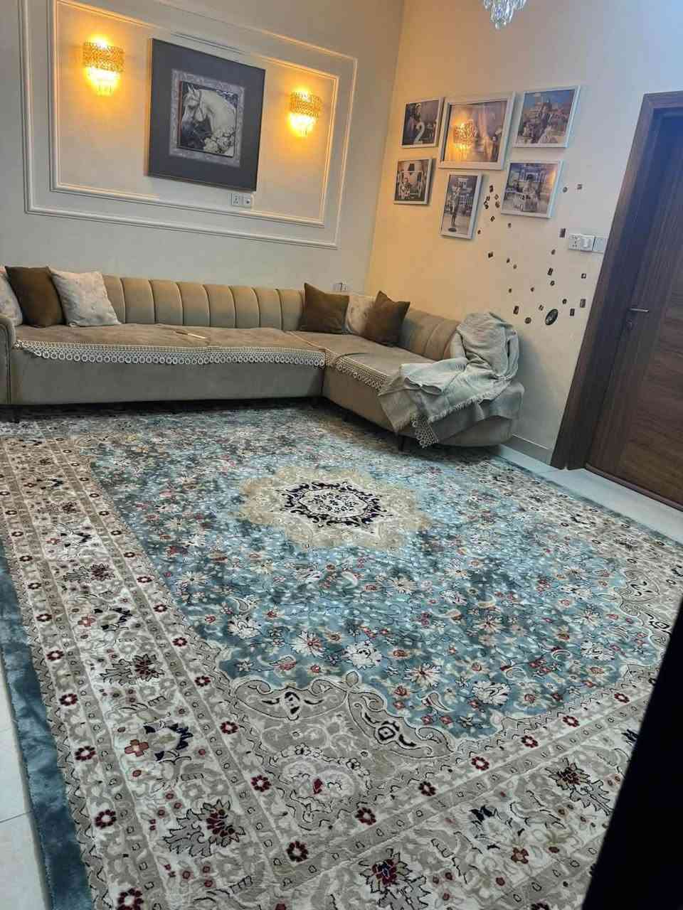 يعلن النورس للوساىط العقاريه🏠
السلام عليكم 

سعره 350 وبي مجال 

للبيع للبيع دار مساحه 150 متر

 واجهه 7ونص نزال 20 

بناء سنه 2022

العنوان : بغداد حي الجهاد الحمدانيه خلف شارع 15 
 
يحتوي على كراج كبير
 وحديقه صغيره
واستقبال ومطبخ 
 وصاله كبيره 

غرف عدد 4

صحيات عدد3 

مناور عدد2 

بيتونه وسطح كبير 

* ملاحضه : شغل راقي و ب أدق التفاصيل

للاستفسار/ ***********
يوجد لدينا عقارات جميع مناطق حي الجهاد ومختلف الاسعار .
