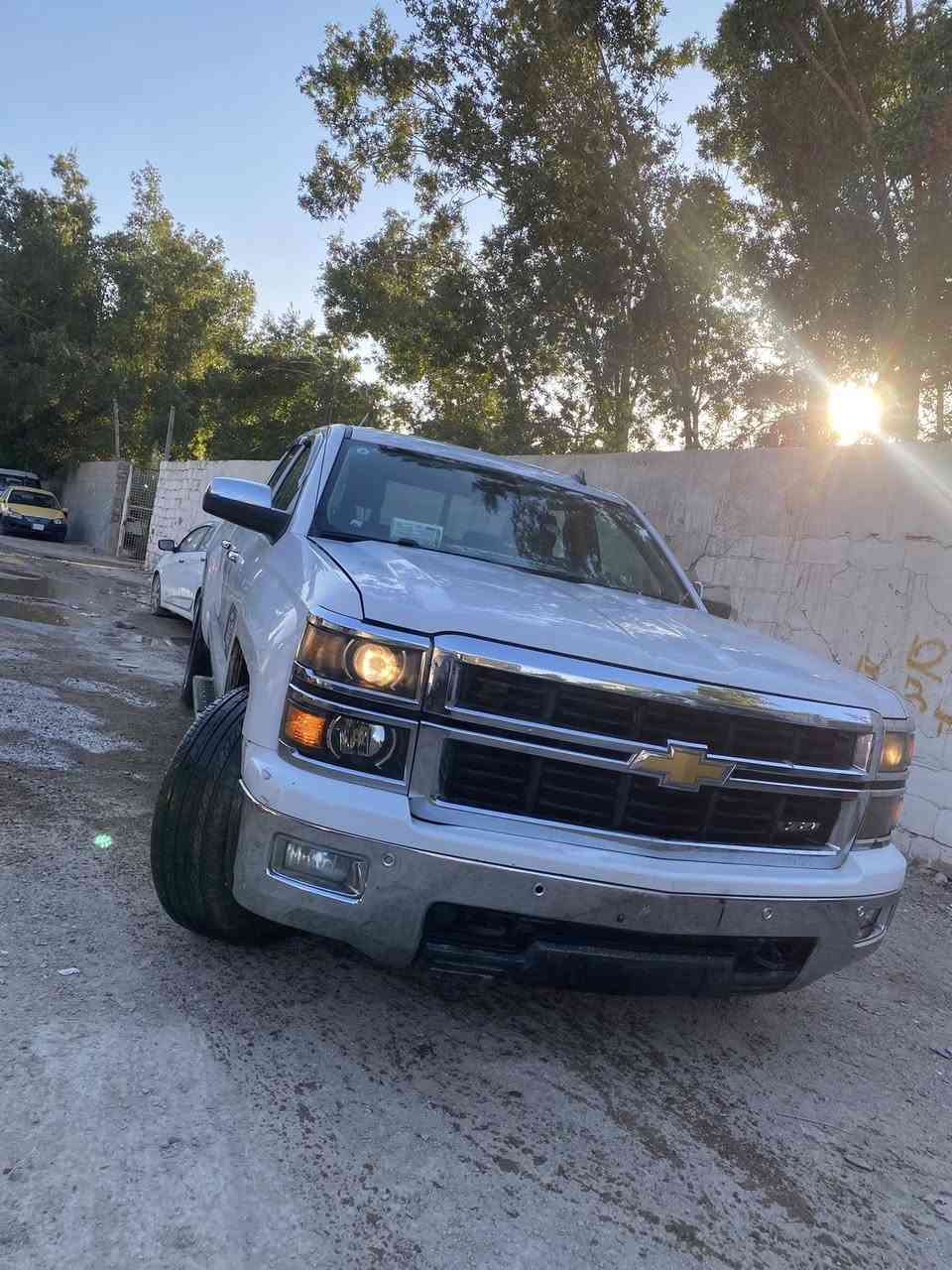 سلام عليكم سلفرادو 2014كير مكينه مكفولات صدر امامي خلفي جديد فول موصفات عده فتحه تشغيل عن بعد صدر امامي خلفي جديد تخم تاير تبريد ثلج جاهزه سياره سعر 140
بيها مجال ***********
