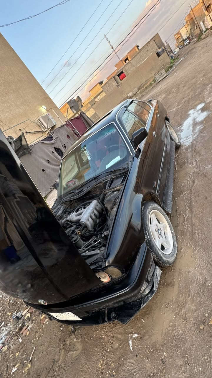 بي ام 525 للبيع او المراوس
السلام عليكم بي ام 525 
1993
محور كير محرك vvt ياباني 
صدر امامي جديد نقص دبلات 
صدر خلفي جيد نقص دبلات 
بطاين نضيفه 
مروحه جديده 
باتري جديد 
فيتبم جديد 
مصبوغه عام 
كير اوتو 

ملاحضه 

(المحرك بي بدايه دخان بدون تنقيص )

رقم انبار مشروع وطني تحويل مباشر 
مكان بغداد قرب علوه الرشيد 
*********** 
السعر 38$
