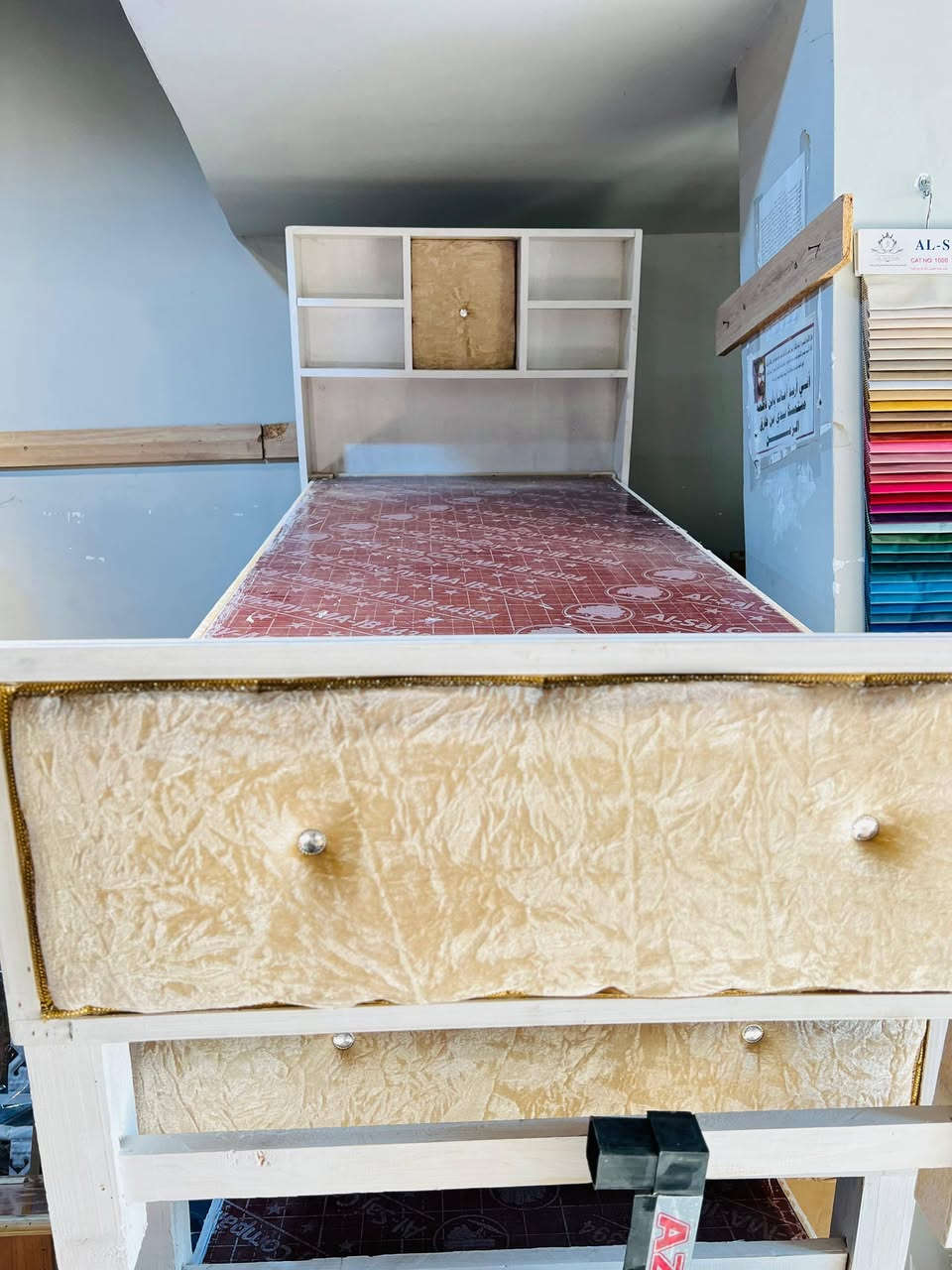 سرير خشب تزكام بلوك اسود أبو المكتب قياس 190×85
معرض مودرن هاوس الشطرة 
***********
