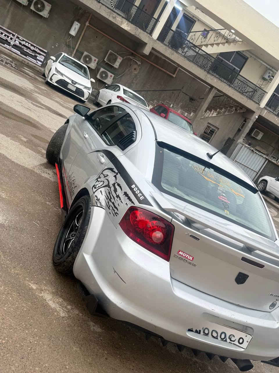 سلام عليكم 
دوج افنجر 2009
للبيع او المرواس 
⚫️مواصفات 
🔰مكينه 2400 جديده قبل سبوعين شادها 
🔰شاشه اندرويد 
🔰تحكم ستيرن 
🔰ثلاجه بل دشبول 
🔰كشن كهرباء 
🔰كروس سرعه 
🔰عليها لايتات زنون 
🔰محدثه شكل الخارج مال موديل 13
🔰تخم لحايه امامي خلفي رياضي 🏎️🏁
🔰ادامه كامله دهن وفلاتر وفيت بم وباتري جدد 
🔰سستم صوت سماعات  شادلها مال مارسدس 
🔰عليها تخم ويلات ويلد رياضي + القديم موجود مالتها 
🔰عليها كزوز مرعب اني مسوي القديم موجود تكدر ترجعه 

⚠️السياره نقصها غاز تبريد فقط 

🚧السياره بيها مكانات صبغ ابيعلك حزام

السعر65ورقه وبيها مجال للتواصل ***********
مكاني بغداد زيونه بغداد, العراق
