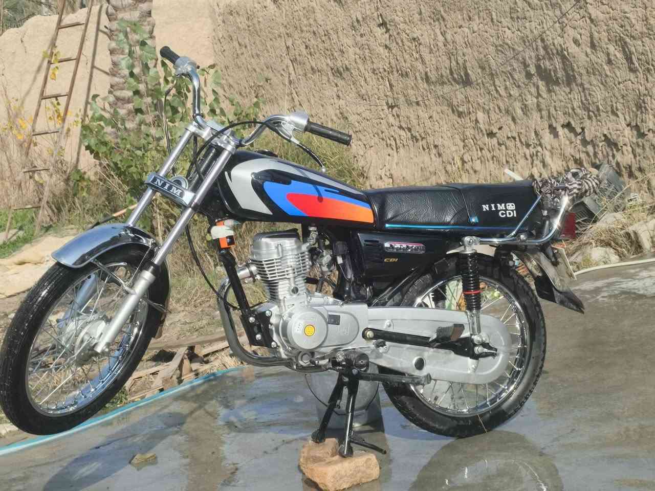 سلام عليڪم وعليڪم السلام
دراجة ياموديل.     موديل 2025

شبيهة مابيهة.       دراجة خير من اللة 

مكينة مفتوحة لاء.      مكينة مكفولة بعدهة خرسة 

دراجة نازله رمبة 

نامة امتياز 3احرف 

مكانك وين.     ديالئ المقدادية الوجيهية 

***********

سعر الدراجة.    سعرهة 725وبيهة مجال
