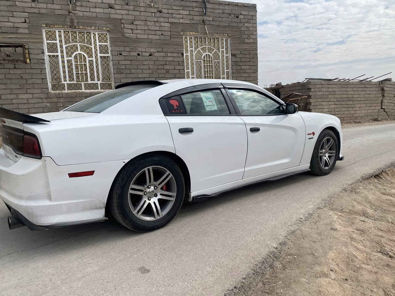 سلام وعليكم شباب جارجر مديل 2012 سياره خير من الله رقم بصره الجديد تحويل ثاني يوم مكينه هيمي 8 سلندر سياره خليجي فول موصفات كشنات جلد  سياره بيهه صبغ فقط بل جاملغ الوره او ربع من الباب او الباقي كفاله 

سياره تخم تاير حداديه سياره ما مشتغله خط ستخدام شخصي.     بيع او مراوس حسب القناعه 
سعر /145/ او بيهه مجال قليل مكاني بصره قضاء المدينه. رقم المبايل (‭٠٧٨٢ ٢٩٧ ٠٥٣٩‬) تصال
