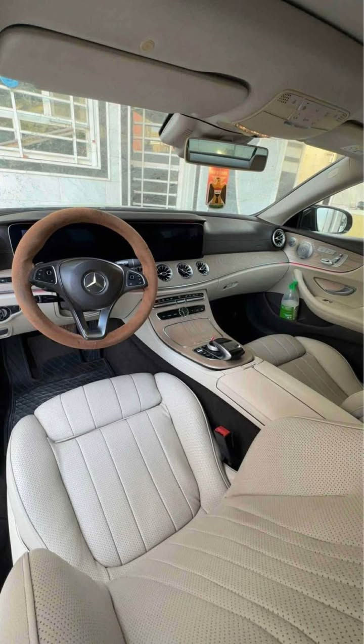 مارسدس E200 Coupe 2017 
وارد الماني كلين 
4 سلندر 2000 تيربو 
لون زيتوني مميز  
ماشية 110 ميل 
داخل لونين مميز 
كشنات تدفئة وتبريد 
كشنات امامي مساج 
تدفئة ستيرن 
تدفئة سرج ويدة باب 
نقطة عمياء 
‎4 كامرات محيطية 
تدفئة مرايا جانبية 
جنطة كهرباء 
بردة خلفية 
جكات 
بانوراما 
‎5 وضعيات قيادة 
شفتات ستيرن 
داتا شو 
بالعراق صار تبديل بنيد اثر بارد 
وبارد بالجاملغ الخلفي 
***********
مكان السيارة موصل موصل, نينوى
